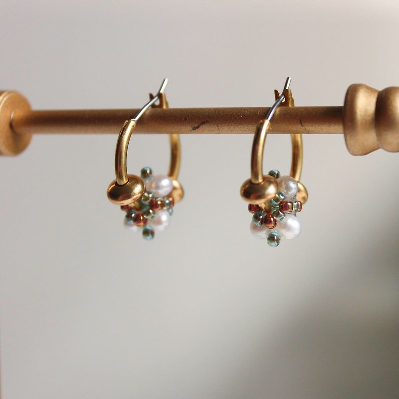 Afternoon Garden Japanese Beads Freshwater Pearl Bronze Earrings Gift - ต่างหู - ทองแดงทองเหลือง สีทอง