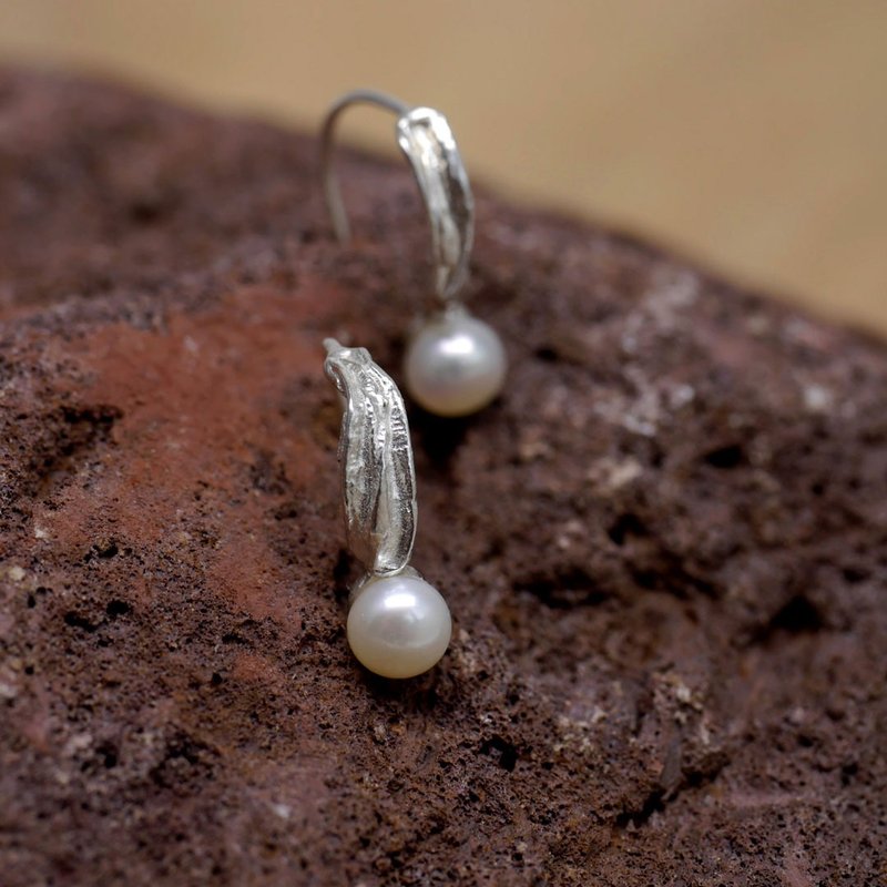 Sea plants pearl earrings - ต่างหู - ไข่มุก สีเงิน