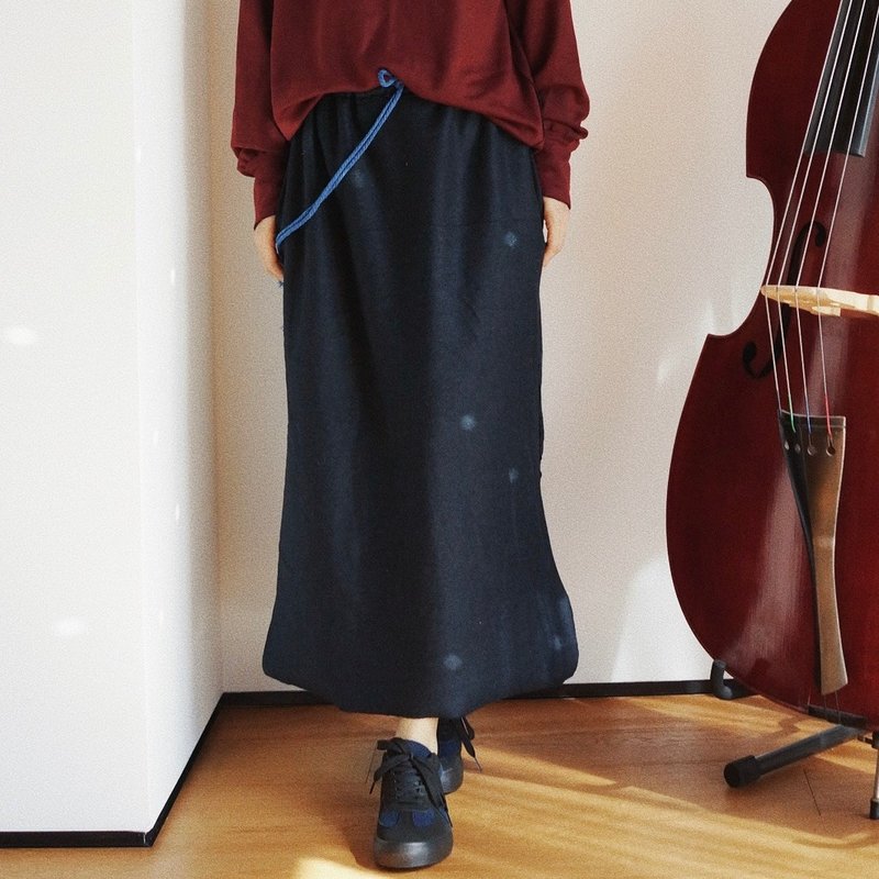 藏青色羊毛粗裁邊 雙兜直筒半身裙 斜紋藏青羊毛 秋冬保暖 - 裙子/長裙 - 羊毛 藍色