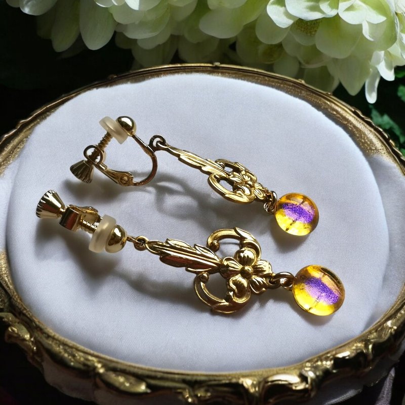 Vintage brass and sparkling light - Side*Forest collection - Original glass - Earrings & Clip-ons - Glass Yellow