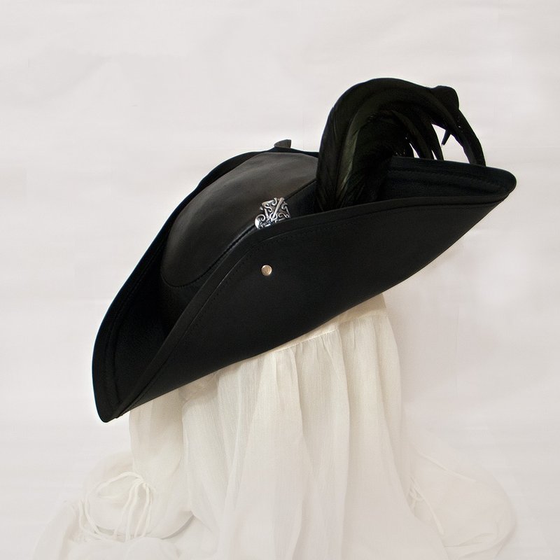 Lady Maria leather hat v.1 (black) / hat with feathers / tricorne - 帽子 - 真皮 黑色