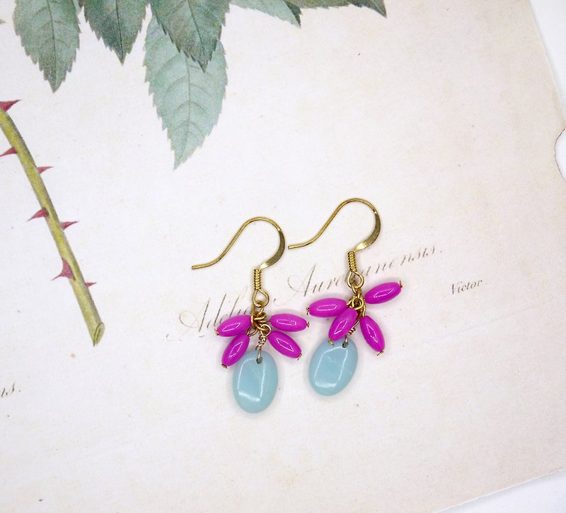Riitta Handmad Czech beads bloom earring - Earrings & Clip-ons - Gemstone 
