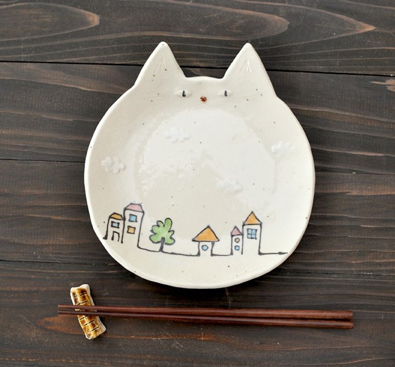 Nekozara  【clouds and city】 large plate - Plates & Trays - Pottery White