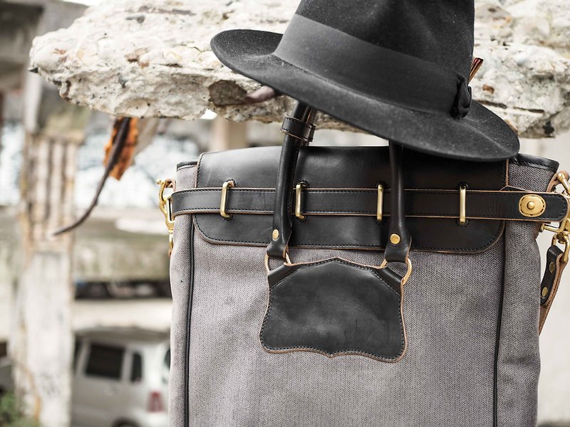 HEYOU Handmade –Railroad Mail Bag - Messenger Bags & Sling Bags - Genuine Leather Black