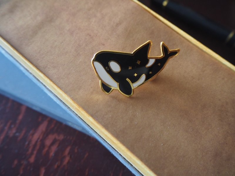 Killer Whale I Metal Badge - เข็มกลัด - โลหะ หลากหลายสี