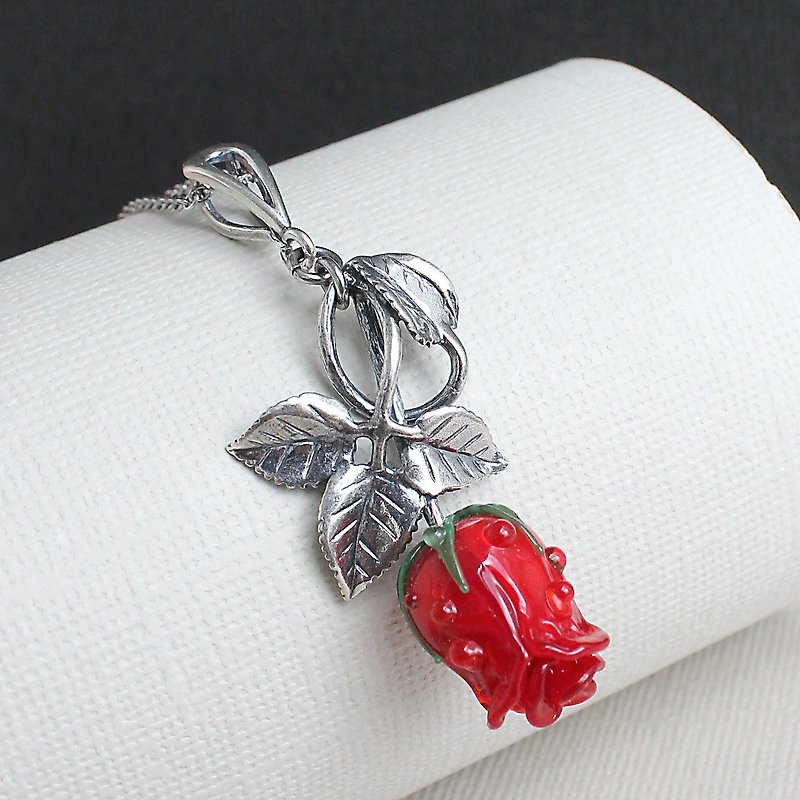 Rose flower necklace pendant, june birth flower necklace, Name Necklace - สร้อยคอ - แก้ว สีแดง