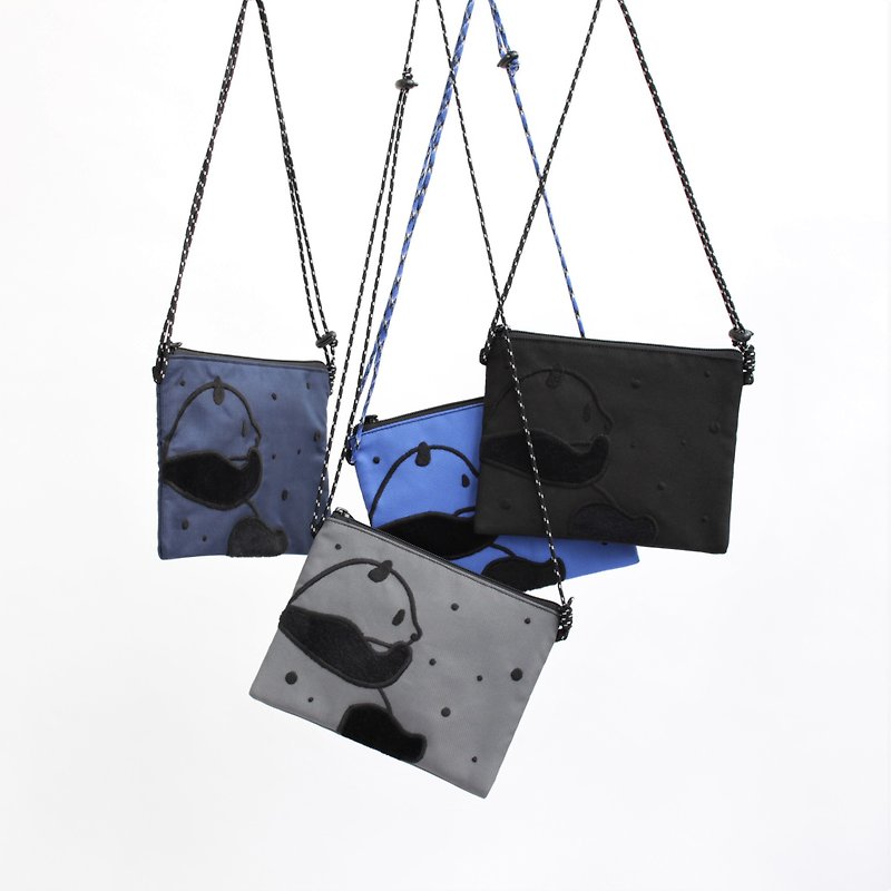 Sideways panda embroidery / embroidery - กระเป๋าเครื่องสำอาง - ไนลอน สีดำ