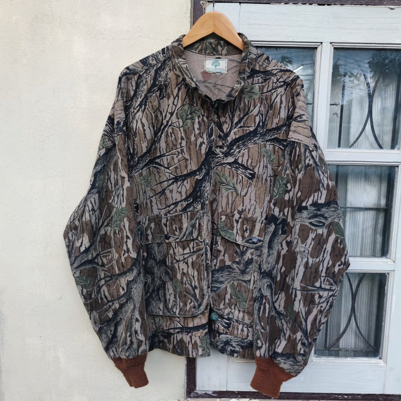 Vintage Mossy Oak Treestand Bow Hunter  Bomber Jacket - เสื้อโค้ทผู้ชาย - ผ้าฝ้าย/ผ้าลินิน สีนำ้ตาล