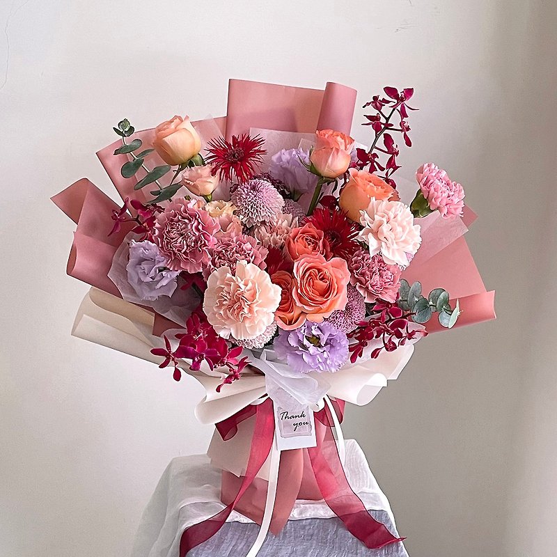【Flowers】Elegant and festive flower bouquet of red orange pink carnation roses - อื่นๆ - พืช/ดอกไม้ สีแดง