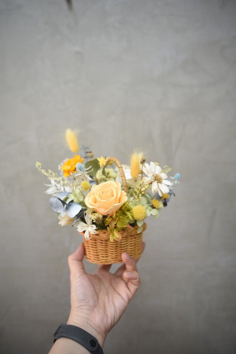 小清新籐籃花禮  永生花開幕花禮 永恆夏日 - 乾燥花/永生花 - 植物．花 黃色