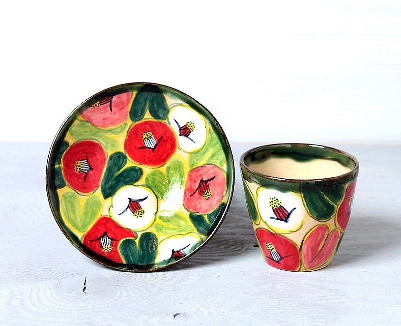 Free cup set of camellia (the leaves of green) - Teapots & Teacups - Pottery Multicolor