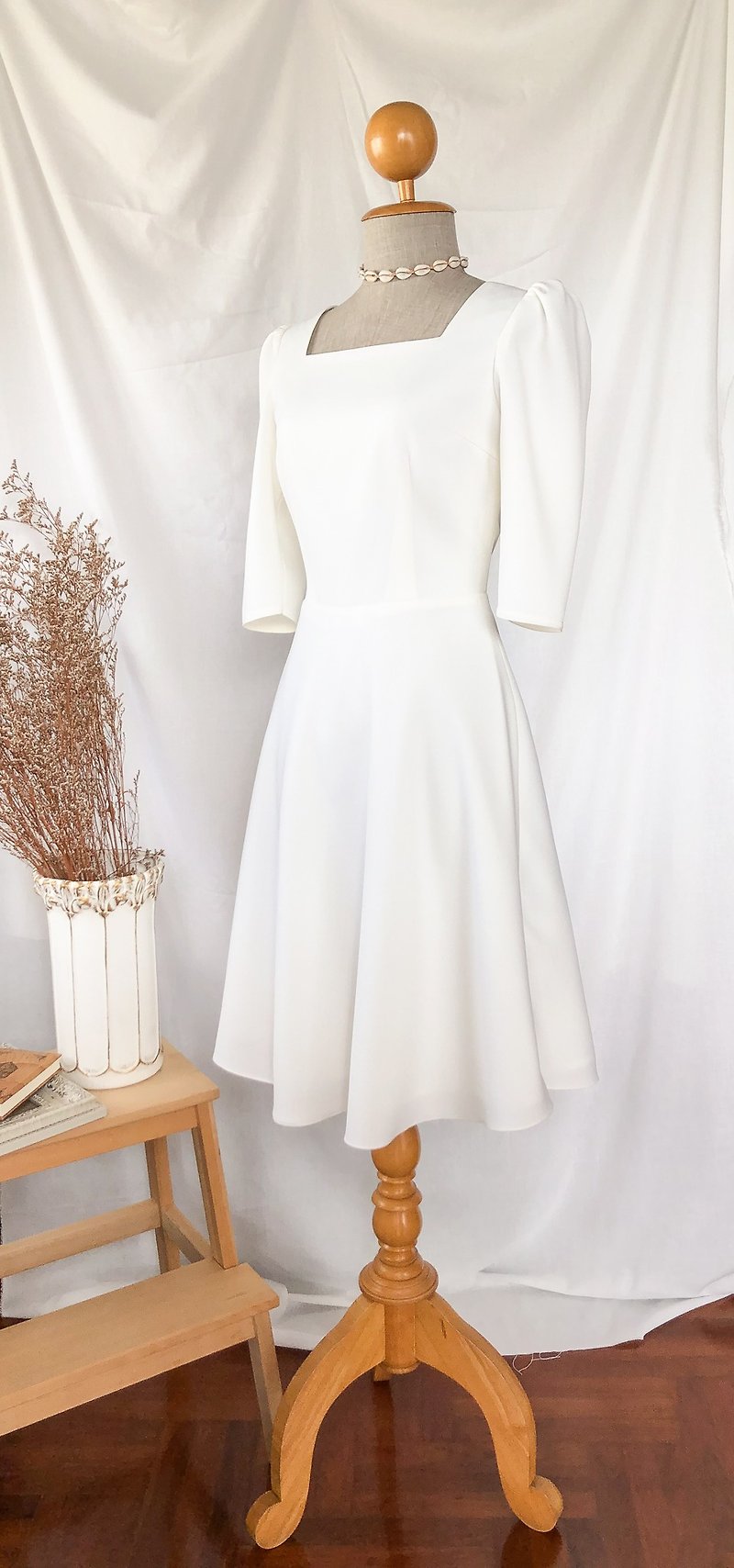 シンプルなホワイトドレス、結婚式前の写真撮影、ウエディングドレス、ホワイトウエディングドレス、ウエディングドレス - ワンピース - ポリエステル ホワイト