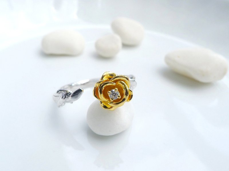HK194~ 925 SILVER ROSE RING (gold flashed 925 silver) (with white crystal) - General Rings - Silver Yellow