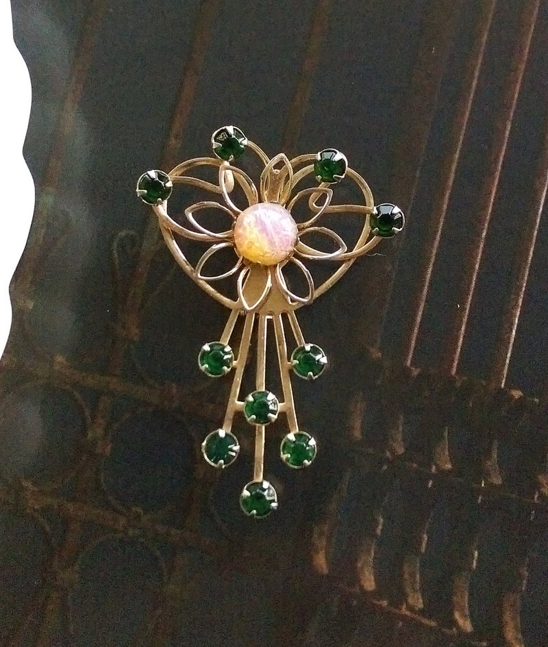 【美國西洋古董飾品】ART DECO風格 花形 愛心 別針 胸針 - 徽章/別針 - 其他金屬 金色