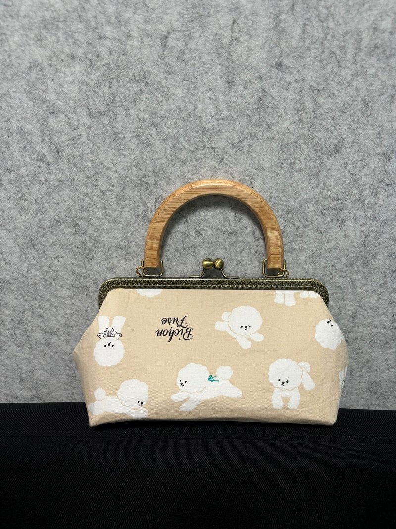 MBC handmade 25cm wooden handle apricot cotton bark kiss lock bag - กระเป๋าแมสเซนเจอร์ - ผ้าฝ้าย/ผ้าลินิน สีเหลือง