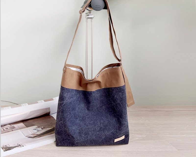 Bunsei Texture Large-capacity stubborn shoulder anticline wrapping COZY BAG - Messenger Bags & Sling Bags - Cotton & Hemp Blue