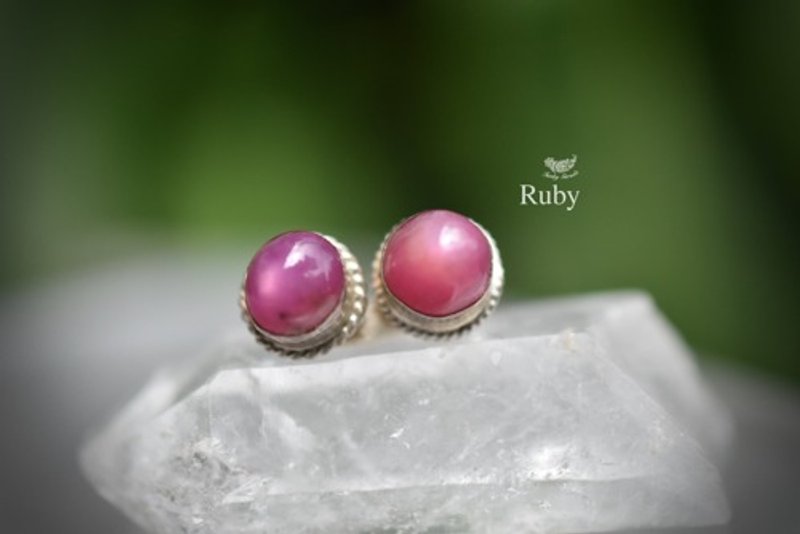 ピンク★rubyシルバーピアス1065 - 耳環/耳夾/耳骨夾 - 寶石 