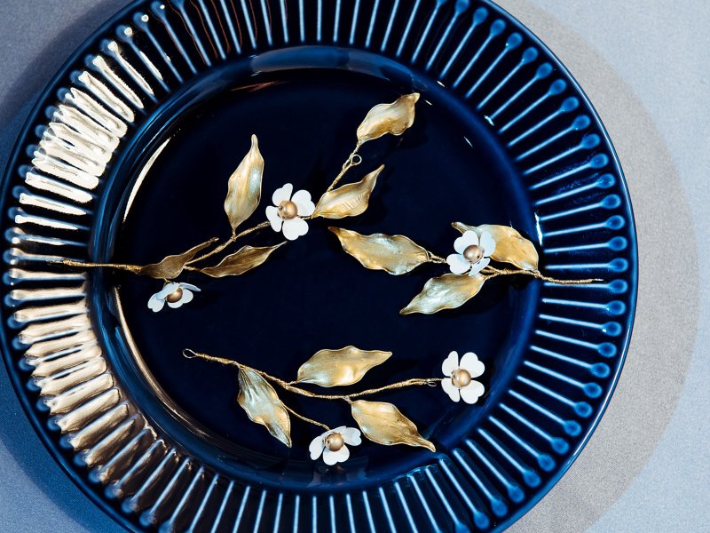 Handmade Bridal Accessories - Shangri-La Floral Language Dyed Copper White Flower Hair Pins (Set of 3) - เครื่องประดับผม - วัสดุอื่นๆ 