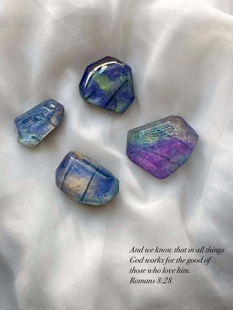 Queen's Craftwork handmade Gemstone soap labradorite series experience course - Soap - Other Materials Multicolor