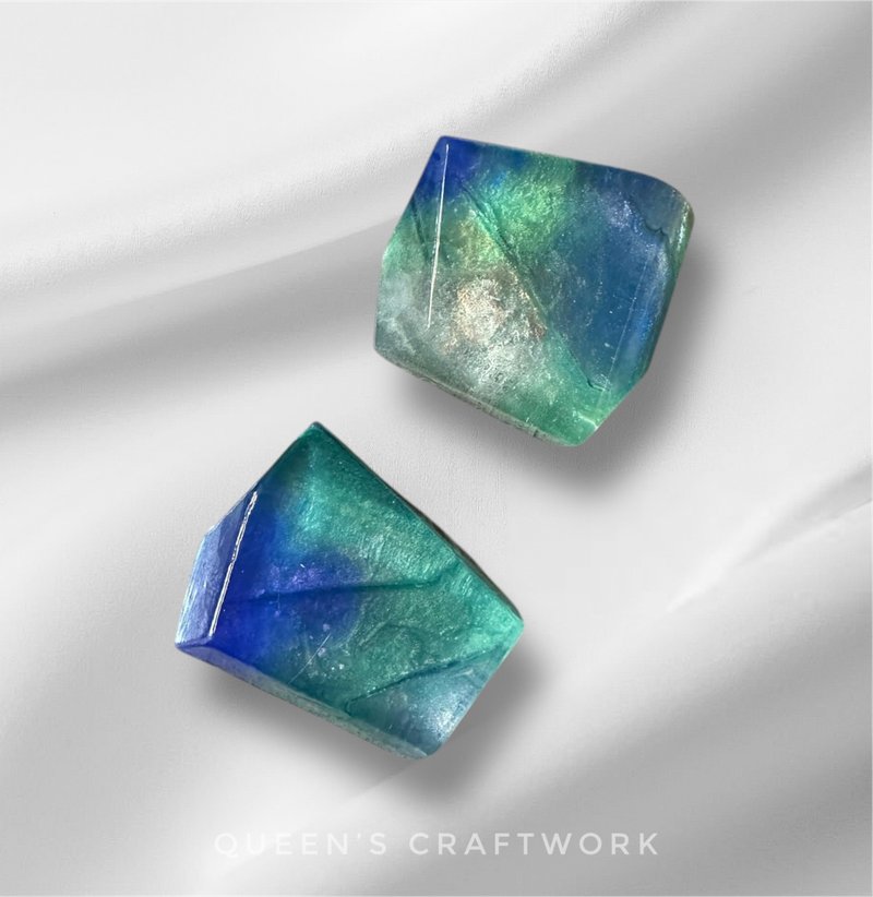 Queen's Craftwork手工寶石皂 拉長石系列體驗課程 - 肥皂/手工皂 - 其他材質 多色