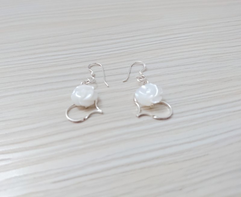 925 sterling silver earrings earrings earrings love white rose earrings - Earrings & Clip-ons - Other Metals 