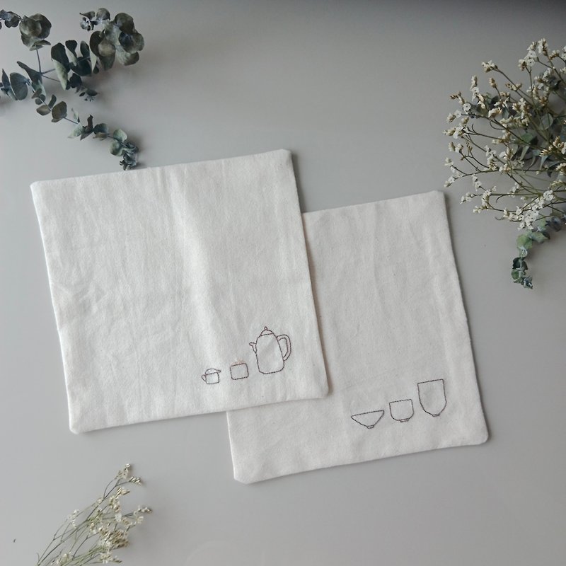 Tea mat set 2pcs hand embroidered 100% Natural cotton fabric - ランチョンマット - コットン・麻 ホワイト