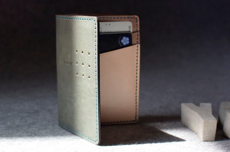 YOURS leather V-shaped large-capacity business card holder green + logs + primary colors - Card Holders & Cases - Genuine Leather 