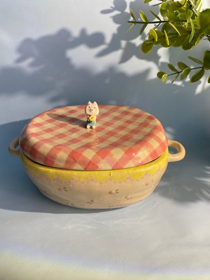 ชามเซรามิกแฮนด์เมดพร้อมฝาปิดลายตารางสีชมพูและแมวน่ารัก Cute handmade ceramic bow - ถ้วยชาม - ดินเผา สึชมพู