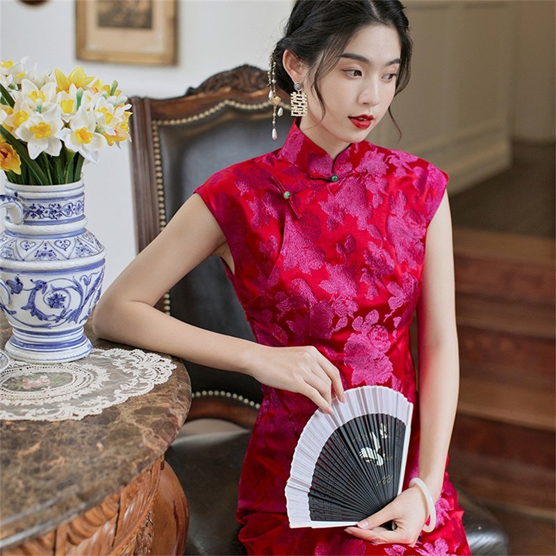 Rose Red Luoshen Sleeveless Improved Lace Cheongsam Retro Improved Chinese Bridal Toast Dress One-piece - กี่เพ้า - เส้นใยสังเคราะห์ สีแดง