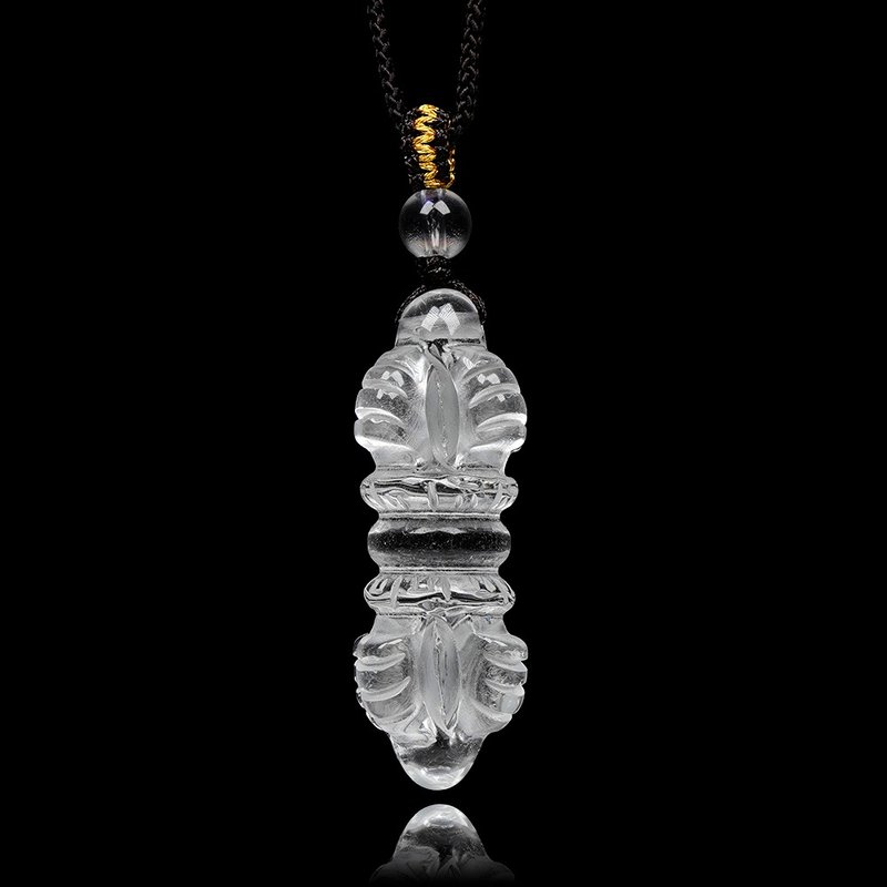 White Crystal Vajra Pendant - สร้อยคอ - คริสตัล หลากหลายสี