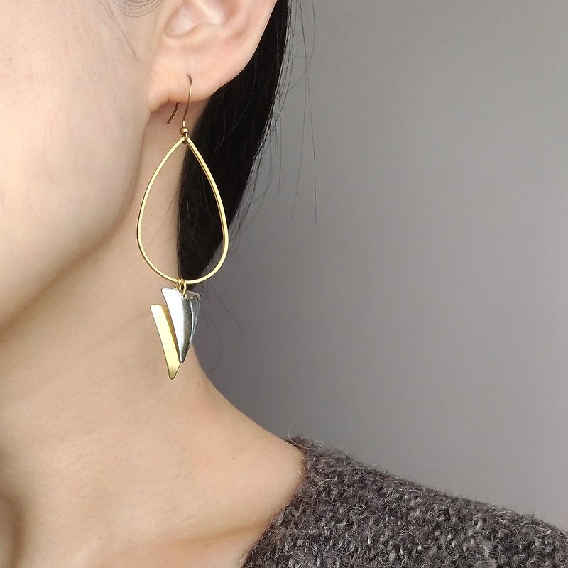 e113- unilateral Bronze earrings - ต่างหู - ทองแดงทองเหลือง สีนำ้ตาล