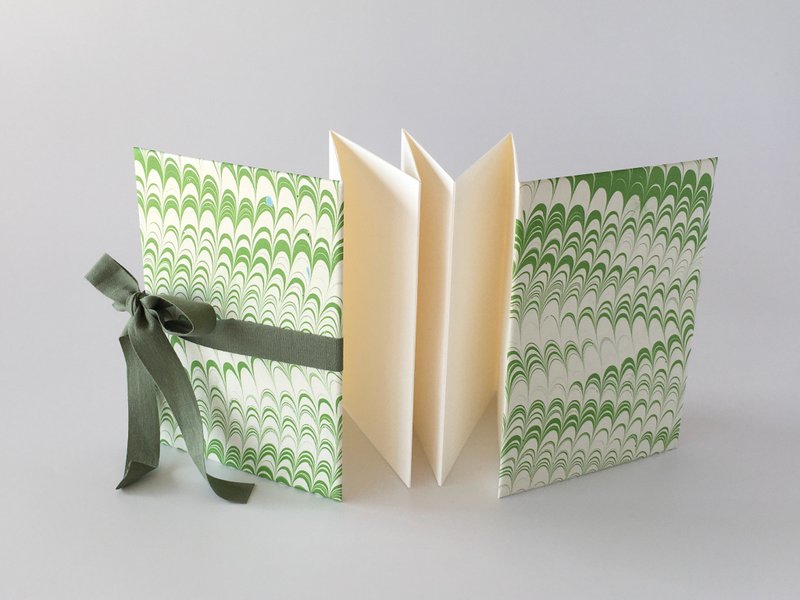 Accordion shape photo album, marbled paper, A6 - Photo Albums & Books - Paper Green