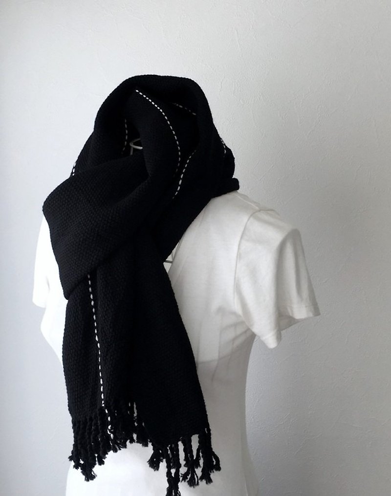 [Wool: Fall-Winter] hand-woven stall "Black & White" - ผ้าพันคอ - ขนแกะ สีดำ