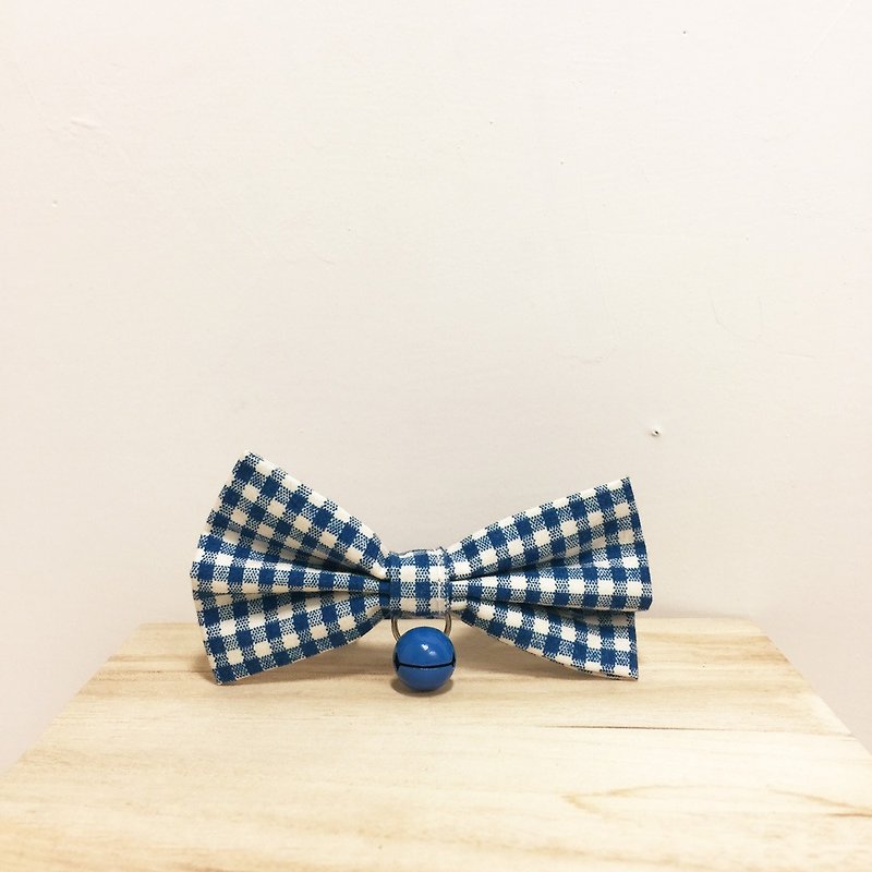 Blue lattice models dog cat bow decoration collar - ปลอกคอ - ผ้าฝ้าย/ผ้าลินิน สีน้ำเงิน