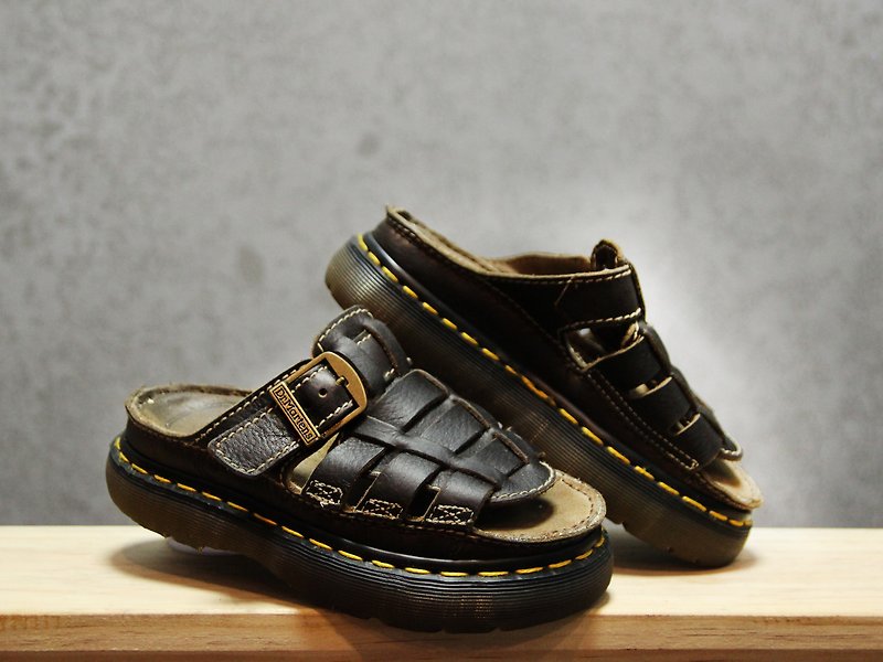 Tsubasa.Y Ancient House Black 002 Monk Martine Slippers, Dr.Martens England - รองเท้าลำลองผู้หญิง - วัสดุอื่นๆ สีดำ