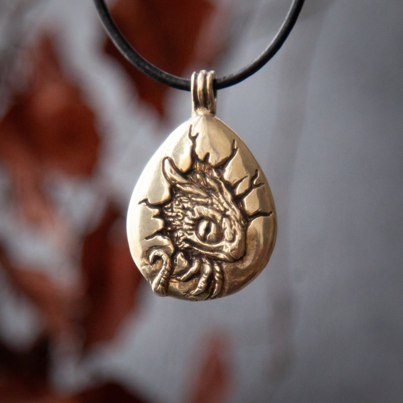 Newborn Dragon pendant on leather cord. Baby dragon necklace. Handmade jewelry. - 項鍊 - 其他金屬 橘色