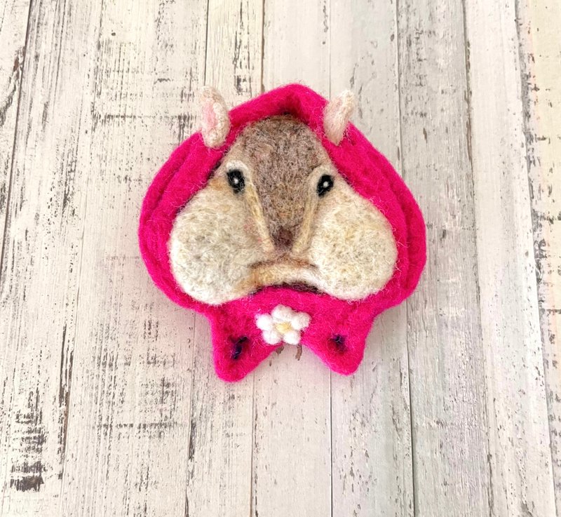 【只有一件】羊毛氈 / 手作 / 花栗鼠 /  胸針 / 別針 - 徽章/別針 - 羊毛 