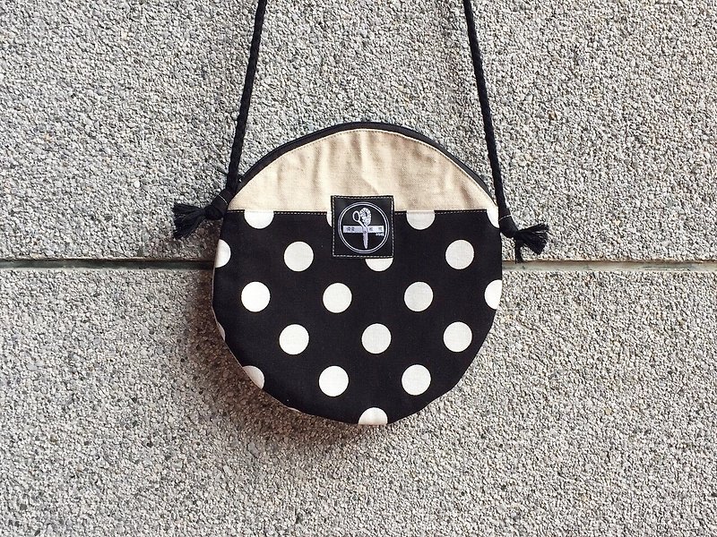 toutoubags/ big pie bags-classic dot - Messenger Bags & Sling Bags - Other Materials Black