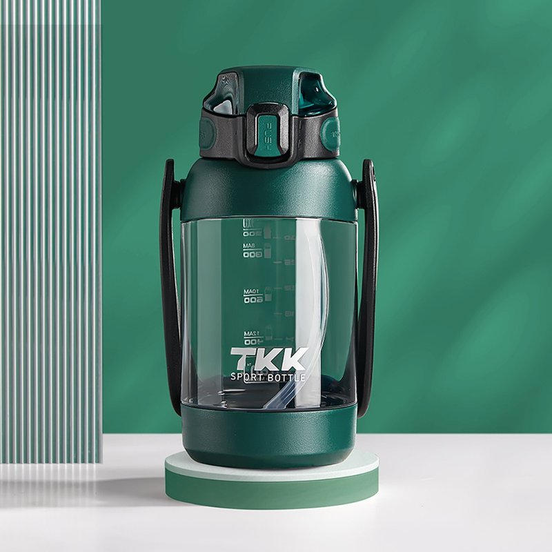 【TKK】美國進口Tritan獵鷹 手提+背帶 運動水壺1200ML-高山綠 - 水壺/水瓶 - 其他材質 綠色
