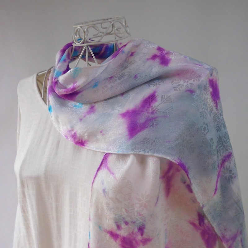 Tie-dye, silk short stall _ flowers blooming in the snow, purple _ 2 - Knit Scarves & Wraps - Silk Purple