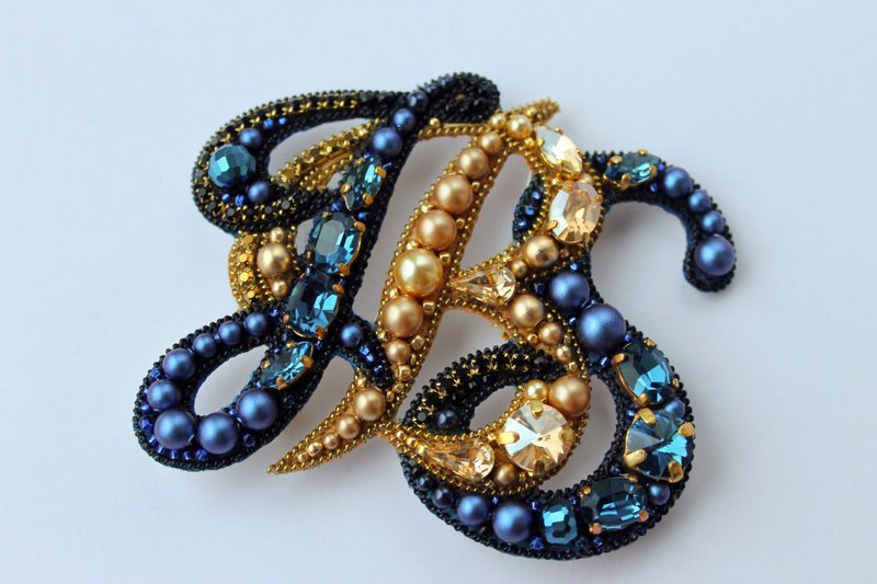 Custom Crystal Name Brooch.Embroidered Letter Brooch.Initial Pin.Customized Gift - 胸針 - 水晶 金色
