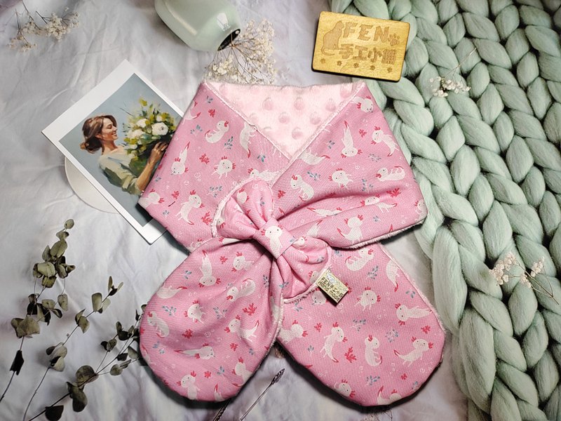 韓国コットン生地 ピンクベース全面イモリ柄ネックウォーマー - 年齢問わず使えるネックウォーマー - マフラー - スヌード - ショートマフラー - あったか - - マフラー・ストール - コットン・麻 