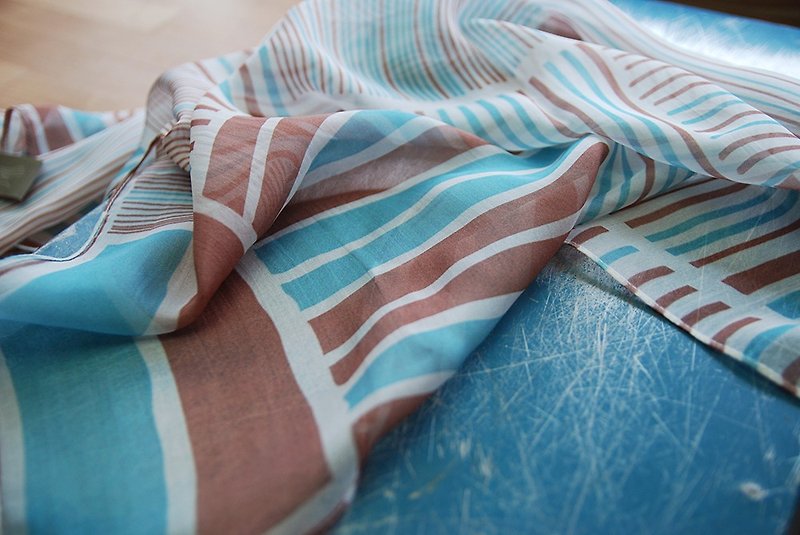 減簡蠶絲長圍巾150cmX70cm 鐵皮屋 咖啡/水藍 - 絲巾 - 絲．絹 藍色