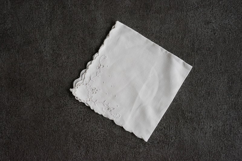 Beautiful White Linen Cotton Handkerchief Free S/H for HK MO JP TH - ผ้าเช็ดหน้า - ผ้าฝ้าย/ผ้าลินิน 