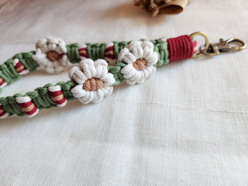 Paris*Le Bonheun. Christmas daisies. Cotton rope braided mobile phone rope keychain (wrist style) - Lanyards & Straps - Cotton & Hemp Multicolor