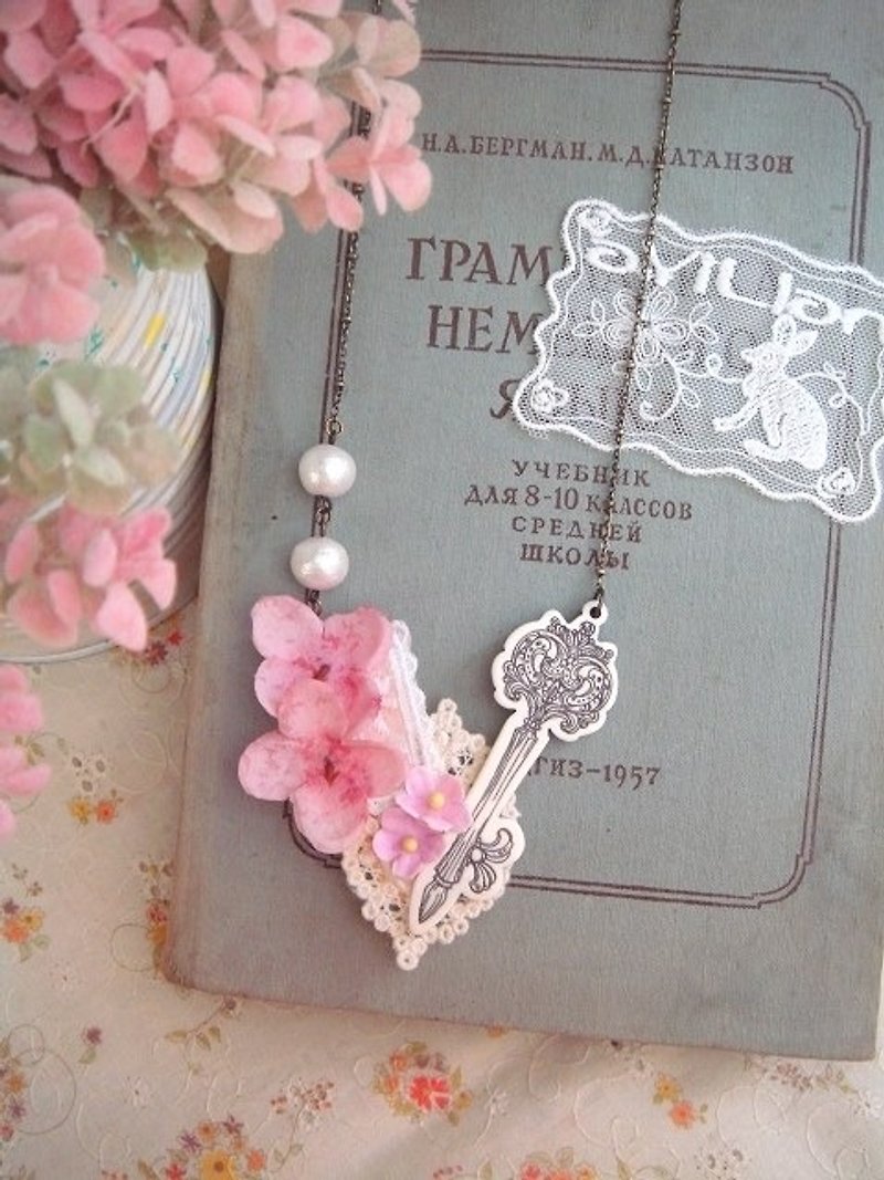 Garohands oil painting style cloth hydrangea cotton pearl feel long chain*key type A474 gift forest series - Necklaces - Other Materials Pink