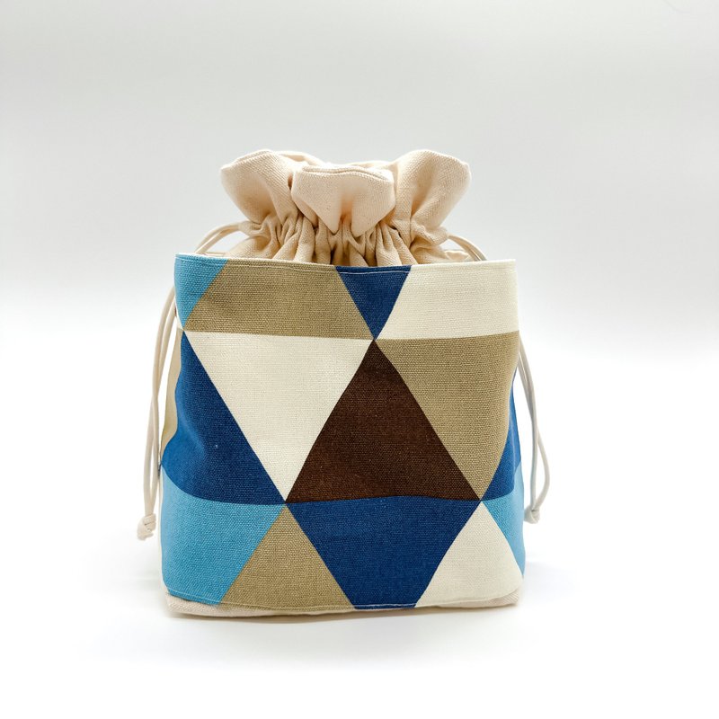 小蘿蔔頭束口水桶帆布包-幾何灰三角 束口包 側背包 斜背包 - 束口袋/束口背包/水桶包 - 棉．麻 粉紅色