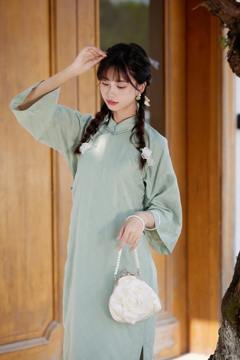 淺綠色 少女七分袖旗袍 新中式國風春節改良洋裝連身裙 - 旗袍/改良式旗袍 - 其他人造纖維 綠色