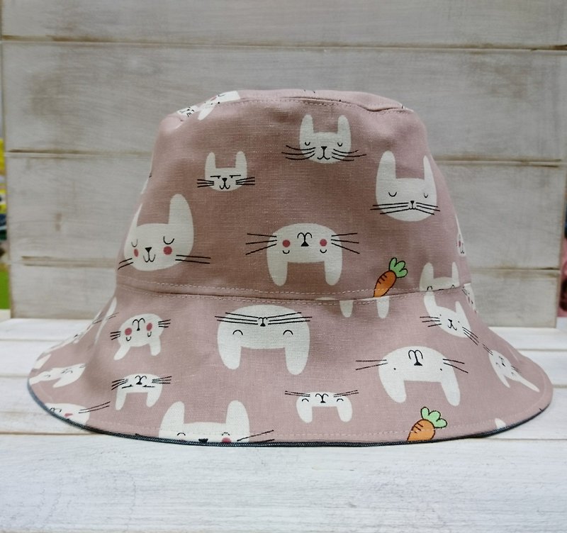粉紅兔兔＆牛仔藍雙面漁夫帽 遮陽帽 - 帽子 - 棉．麻 粉紅色