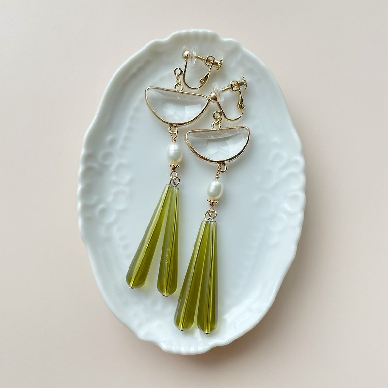 Clear olive tassel earrings earrings / Clip-On - Earrings & Clip-ons - Acrylic Green